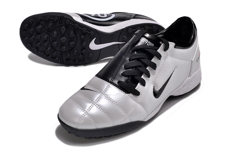 Chuteira Nike Total 90 Society TF - Branco/Preto